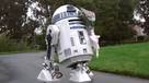 Vido insolite : R2-D2 tombe amoureux